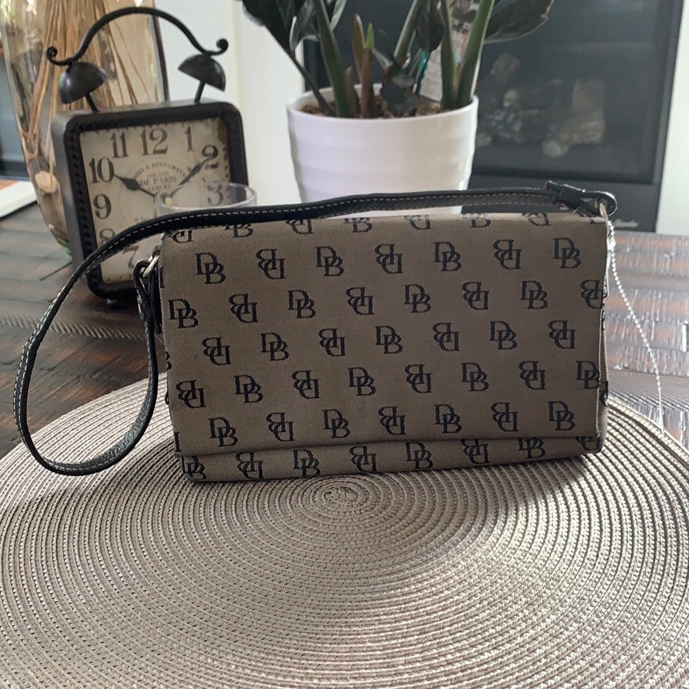 Dooney & Bourke purse ✨